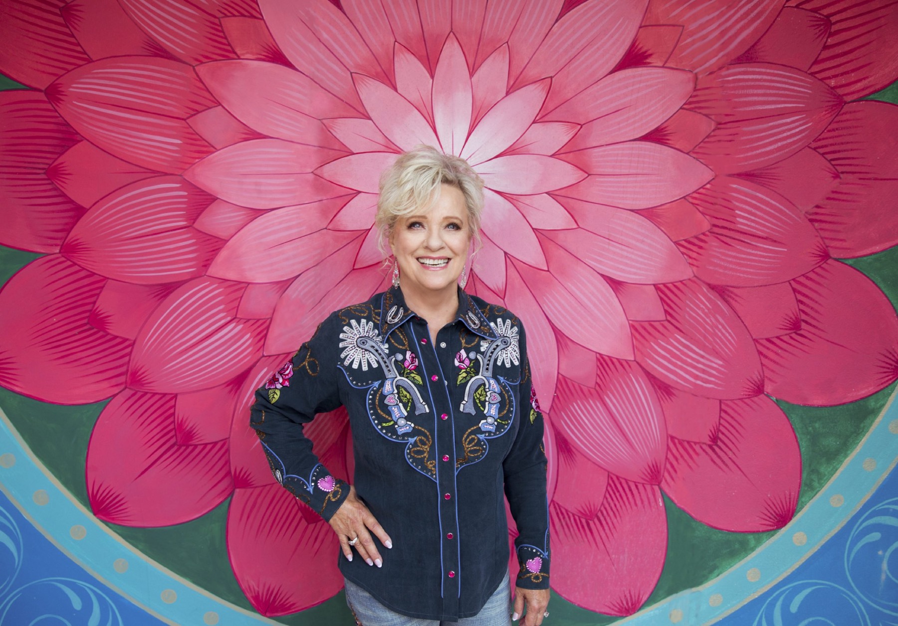 Flashback: Connie Smith Sings ‘Then and Only Then’ for Marty Robbins