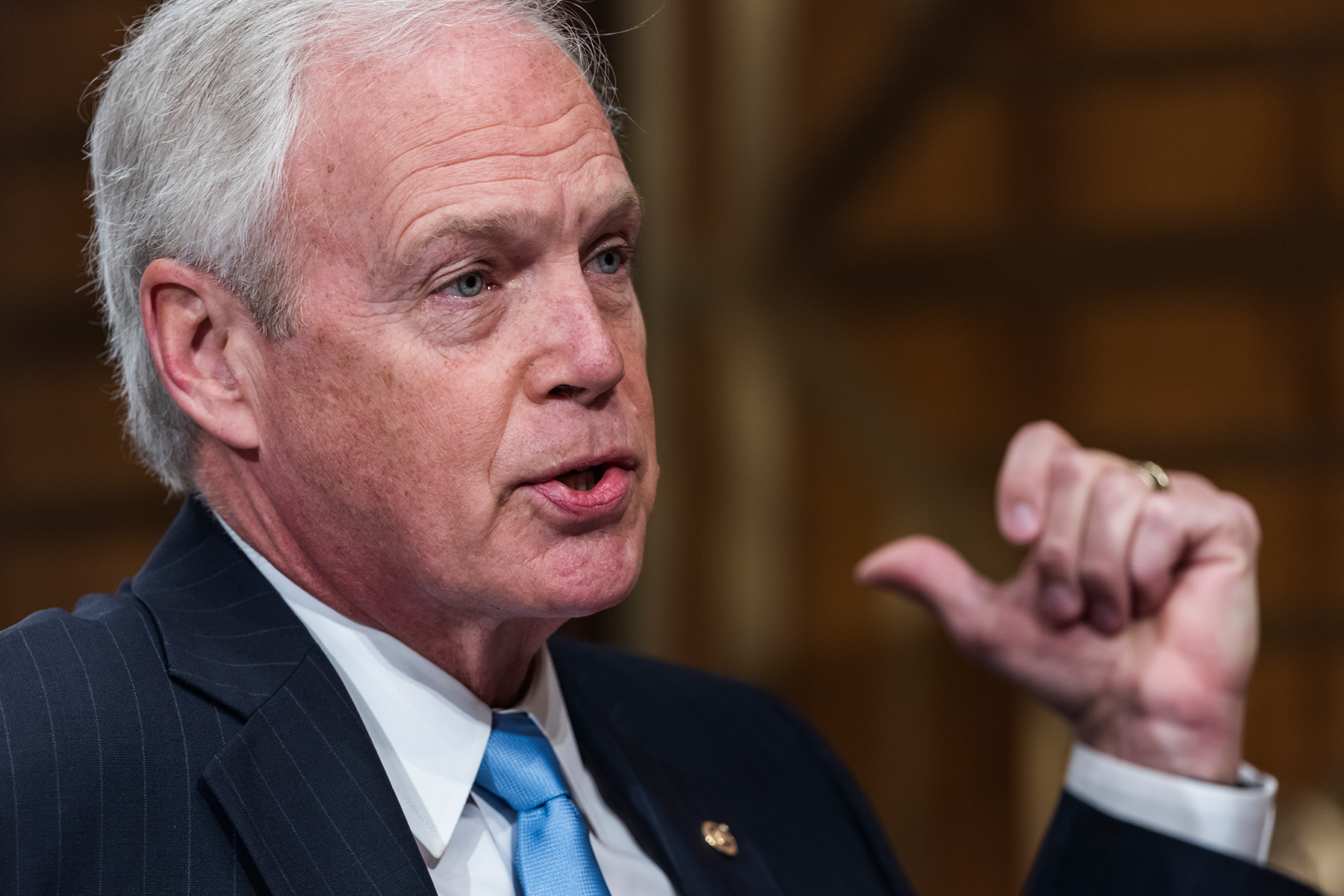 Ron Johnson Insists Mouthwash Can Kill Coronavirus. A Mouthwash Company Disagrees