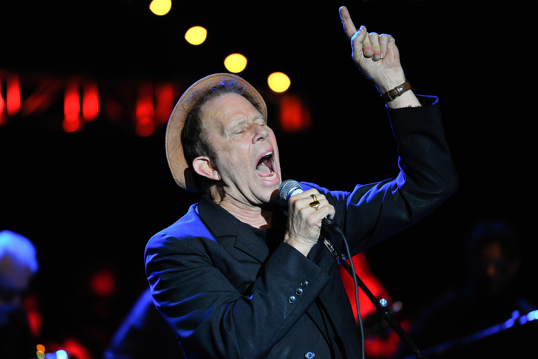 Flashback: Tom Waits Plays ‘Waltzing Matilda’ at Possible Last Concert